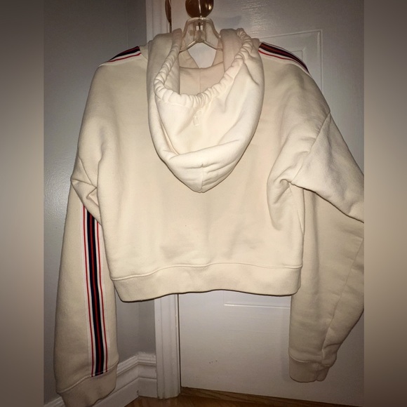 Aritzia TNA Cropped Fleece Hoodie - Picture 3 of 5